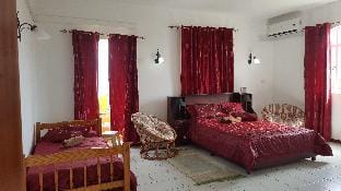 Rent self catering flat 250 m to Trou aux biches and 500m to MonChoisy beach Apartment in Trou-aux-Biches