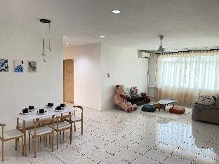 Anna Cozy Apartment 2 with Swimming Pool Apartment in Kuching