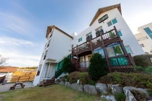 Gyeongju Instar Pension Bed and Breakfast in South Korea