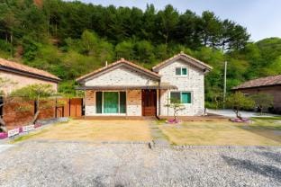Chuncheon Soopsog Jageun Jib Pension Bed and Breakfast in Gyeonggi-do