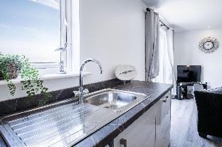 Beach View - 2 Bedroom Apartment - Llanelli Apartment in Wales
