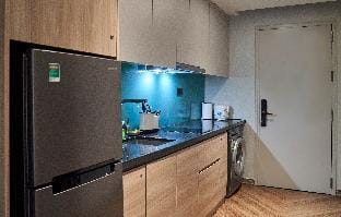 Condotel 5* ocean view -  Citadines Marina Halong Apartment in Laos