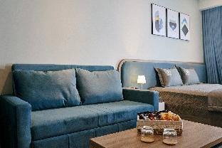 Condotel 5* ocean view -  Citadines Marina Halong Apartment in Laos