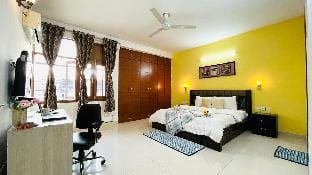 BluO Classic 1BHK - Defence Colony Mkt Apartment in New Delhi