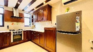BluO 4BHK Safdarjung Enclave - Balcony, Lift Apartment in New Delhi