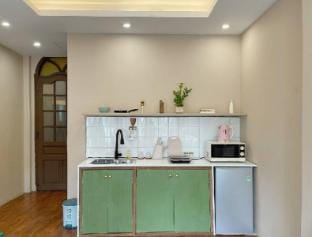 Super King Bed-Old Quarter-Bright-Spacious-Center Apartment in Hanoi