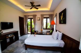 Connecting room in Upscale Orchid Riverside Oasis. Apartment in Hoi An