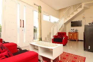 Villa Ashiya Private Pool | Balcony and Karaoke Vacation rental in Batu