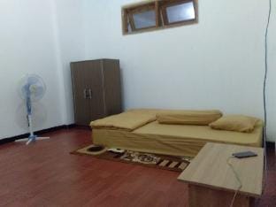 Jakarta 8B Homestay (Khusus Putri / Female Only) Vacation rental in East Java