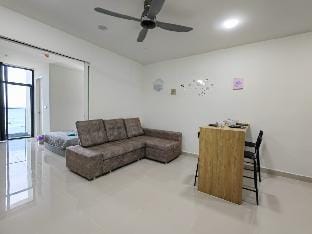 Comic Homestay @ The Shore Apartment in Kota Kinabalu