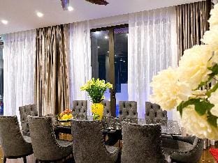 Bờm Villa 9PN bể bơi riêng hướng biển Apartment in Laos