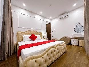 Bờm Villa 9PN bể bơi riêng hướng biển Apartment in Laos