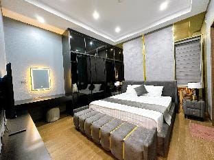 Bờm Villa 9PN bể bơi riêng hướng biển Apartment in Laos