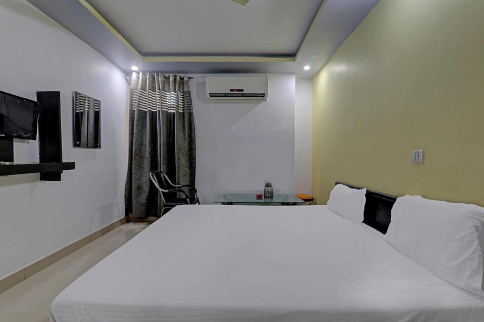 Hotel O Sri Krishna Palace Hotel in Lucknow