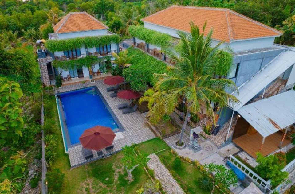 Tinggian Hill Retreat Hotel in Nusapenida
