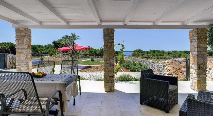 Boutique Villa in Peroj with garden Villa in Peroj