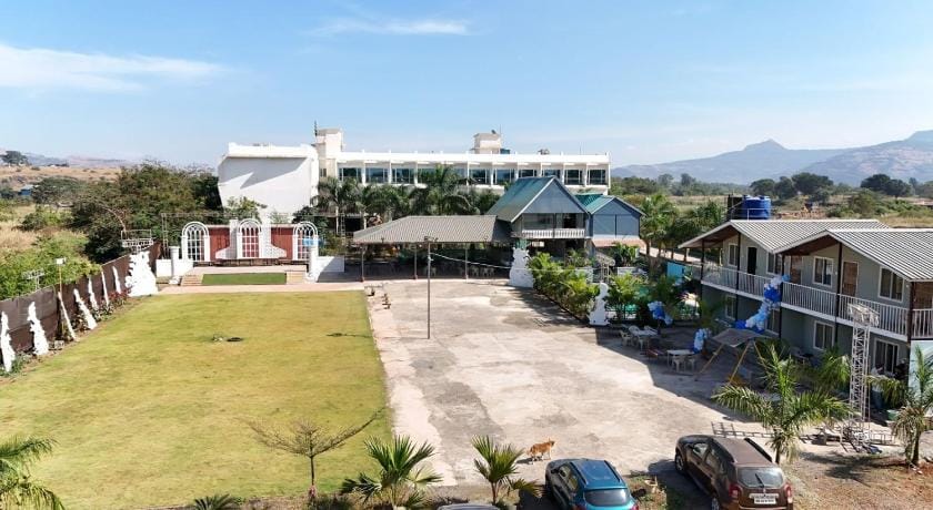 Sky Lawns Lodge in Lonavla
