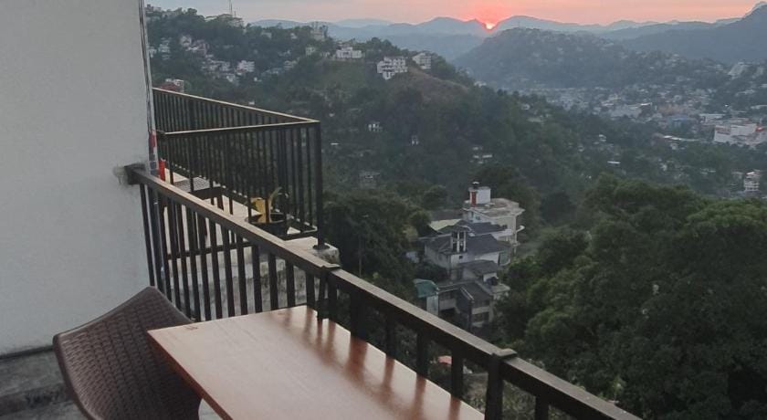 Golden sky Residence Bed and Breakfast in Kandy