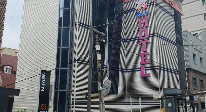 Seven Hostel Bed and Breakfast in Seoul