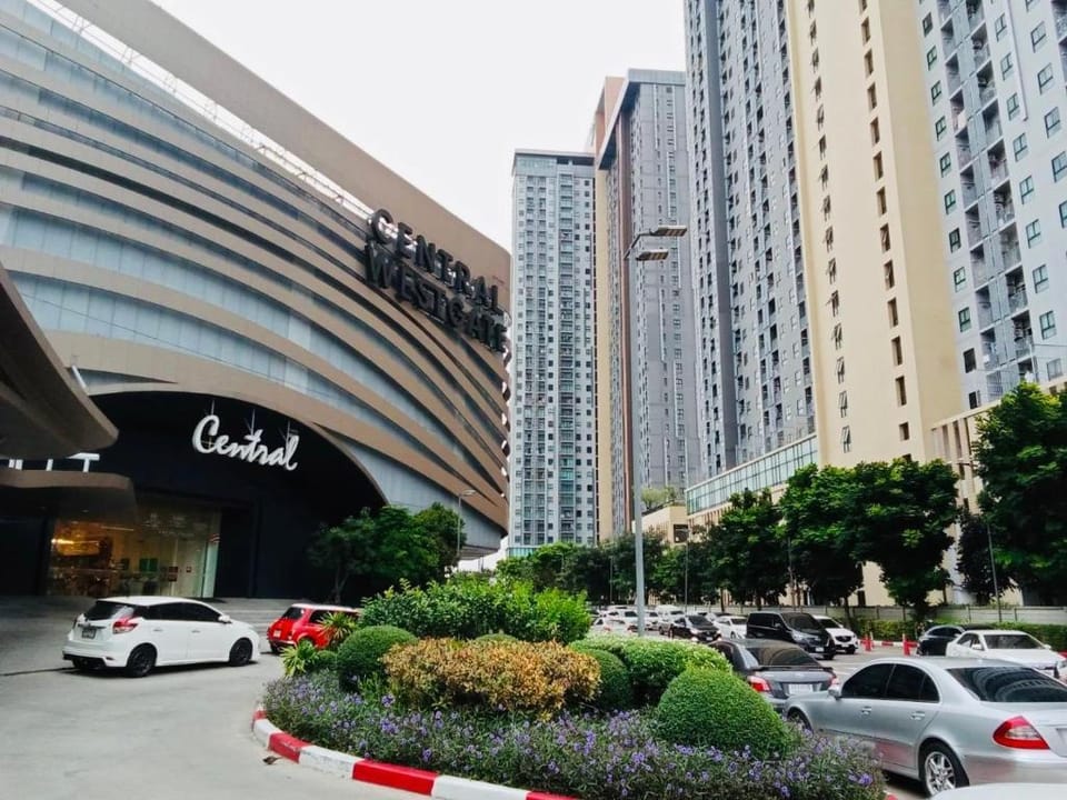 Plum Central Near shopping Mall@Bangyai  Apartment in Bangkok