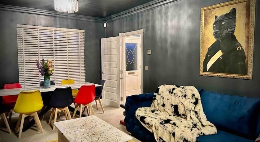 'The Broad'-Business-Family-Parking-Games Area. Vacation rental in Braintree