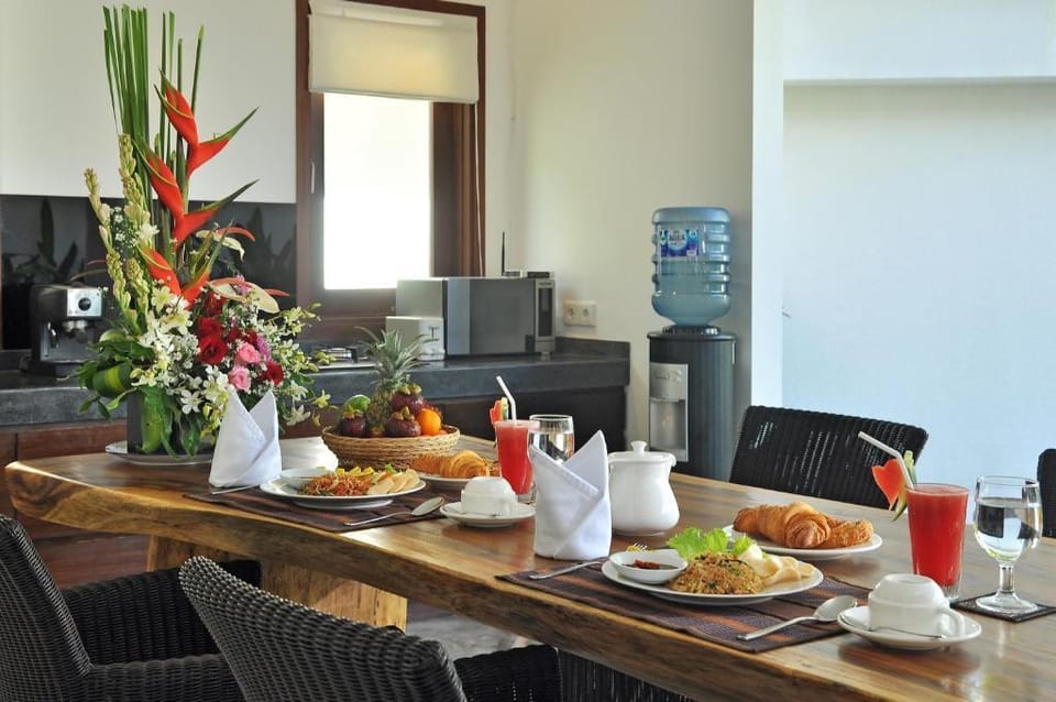 Villa 3BR w/ Contemporary Style Near SeminyakBeach Villa in Kuta