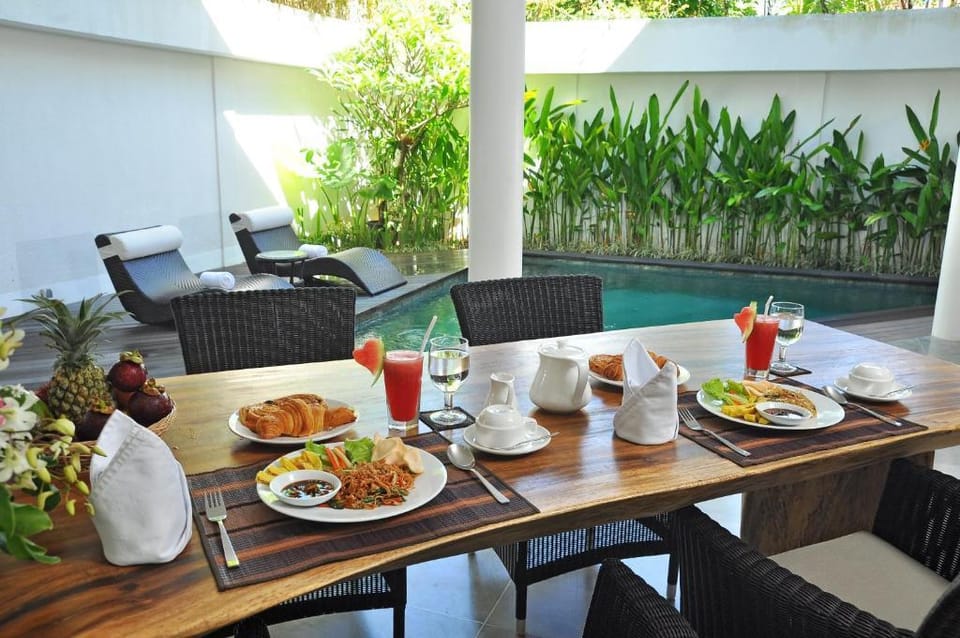 Villa 3BR w/ Contemporary Style Near SeminyakBeach Villa in Kuta