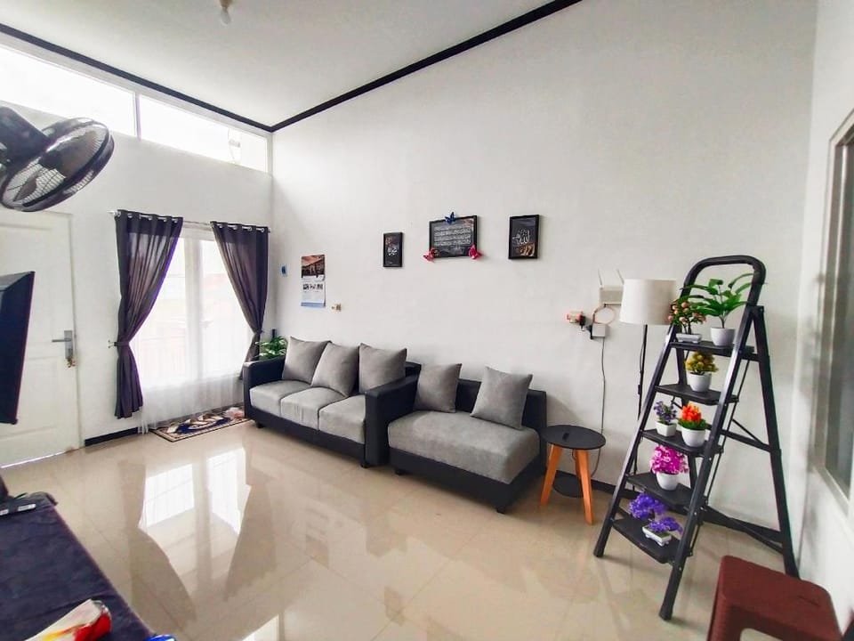 Villa Syariah "Aufa" (Khusus Keluarga) Vacation rental in East Java