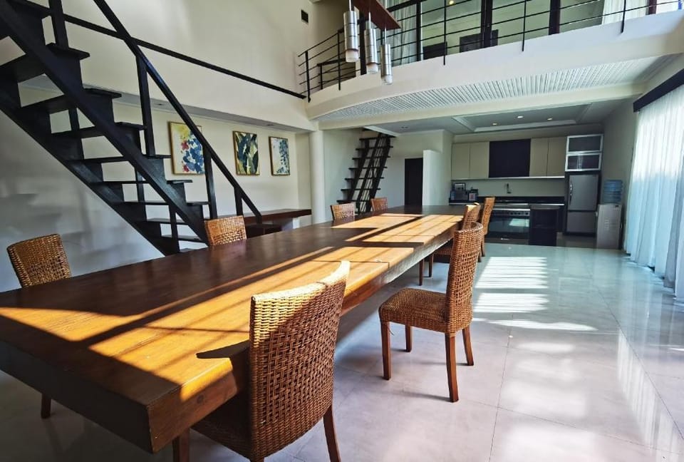 Luxury villa 6br 豪华六卧私人别墅台球吧台两个客厅 NusaDua/Jimbaran Villa in Kuta