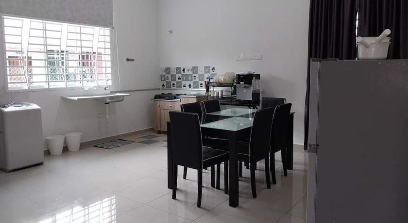 3 airconditioned bedroom in Muar Town Apartment in Johor