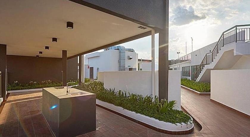 The Horizon - Cozy Condo with Balcony Patio @ Ipoh Apartment in Ipoh