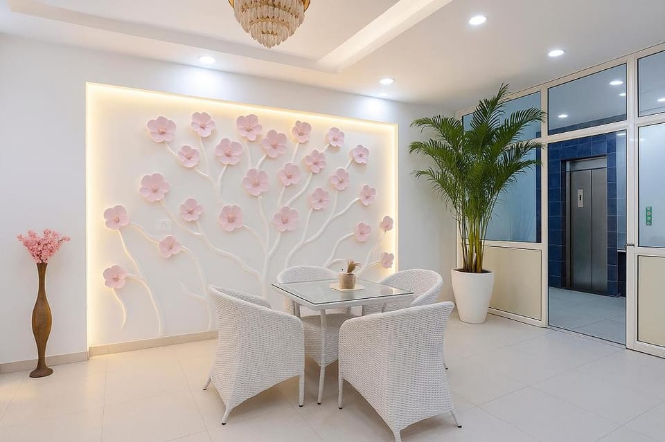 FabHotel Frolic Luxury Stay - Near Sector 52 Noida Metro Station Hotel in Noida