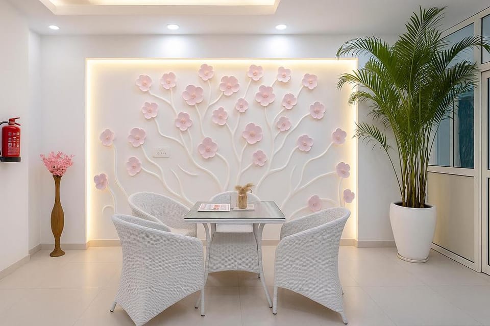FabHotel Frolic Luxury Stay - Near Sector 52 Noida Metro Station Hotel in Noida
