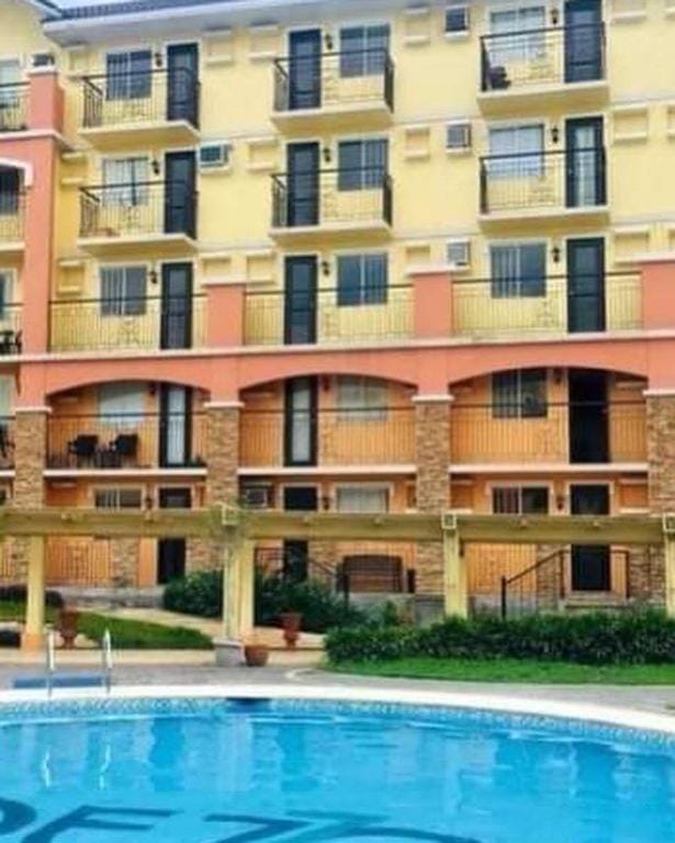 CONDO STAY FREE POOL STUDIO WITH BALCONY NETFLIX Apartment in Pasig