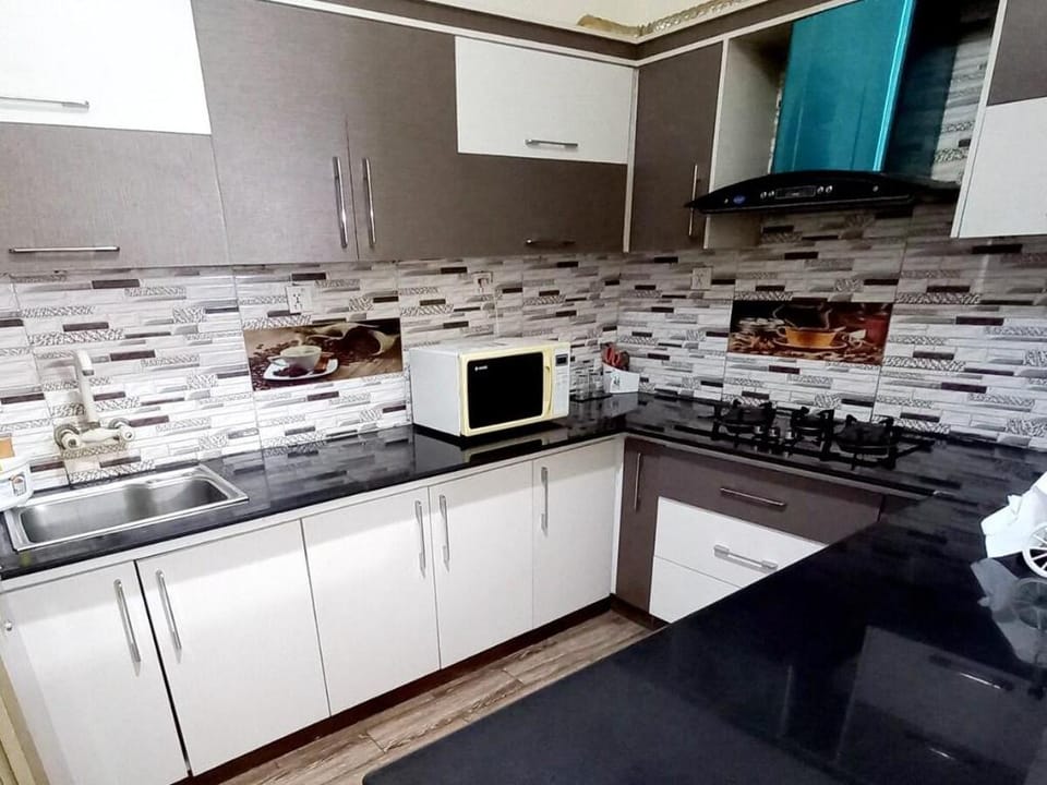 Saima Jinnah Ave-2 Bedroom Cozy Apartment Apartment in Karachi