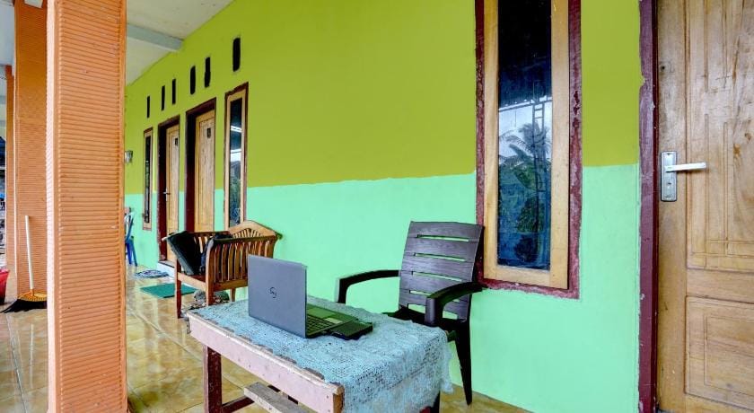 Hotel O Anisah Adil Homestay SyariahNearsmart Kampung Desa Pakistaji Hotel in East Java