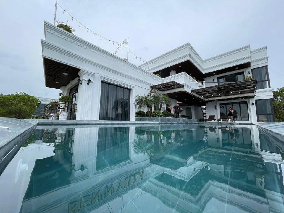 Ben Villa Tuan Chau Villa in Laos