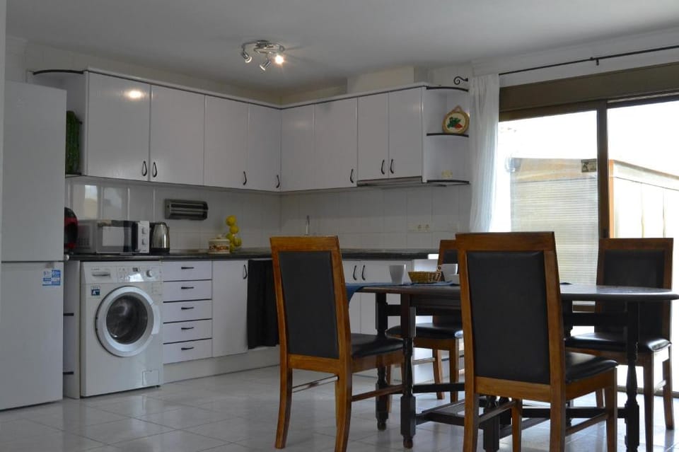 Elegant semi-detached house with pool. Vacation rental in Torrevieja