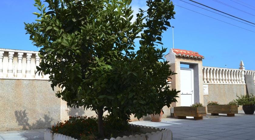 Elegant semi-detached house with pool. Vacation rental in Torrevieja