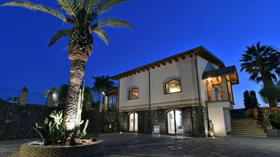 Villa Biddizza 10 Emma Villas Apartment in Acireale