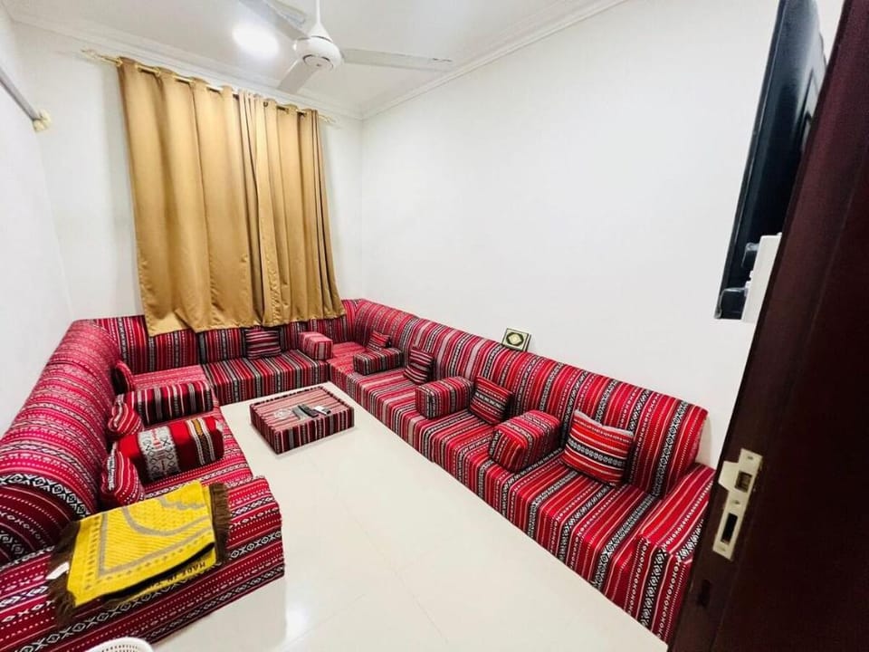 شقة بغرفتي نوم مع مجلس عربي Apartment in Oman