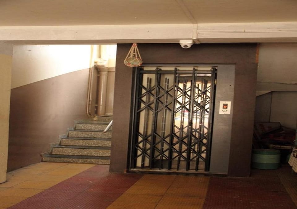 Shree Radha Govind Bhakt Niwas Hotel in Karnataka
