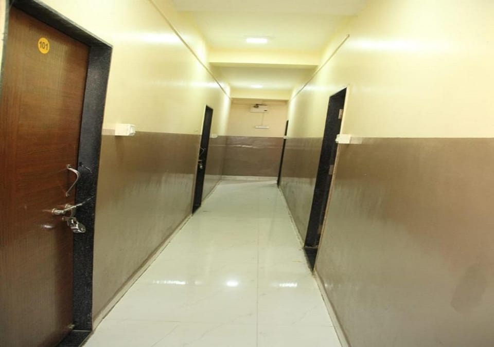 Shree Radha Govind Bhakt Niwas Hotel in Karnataka