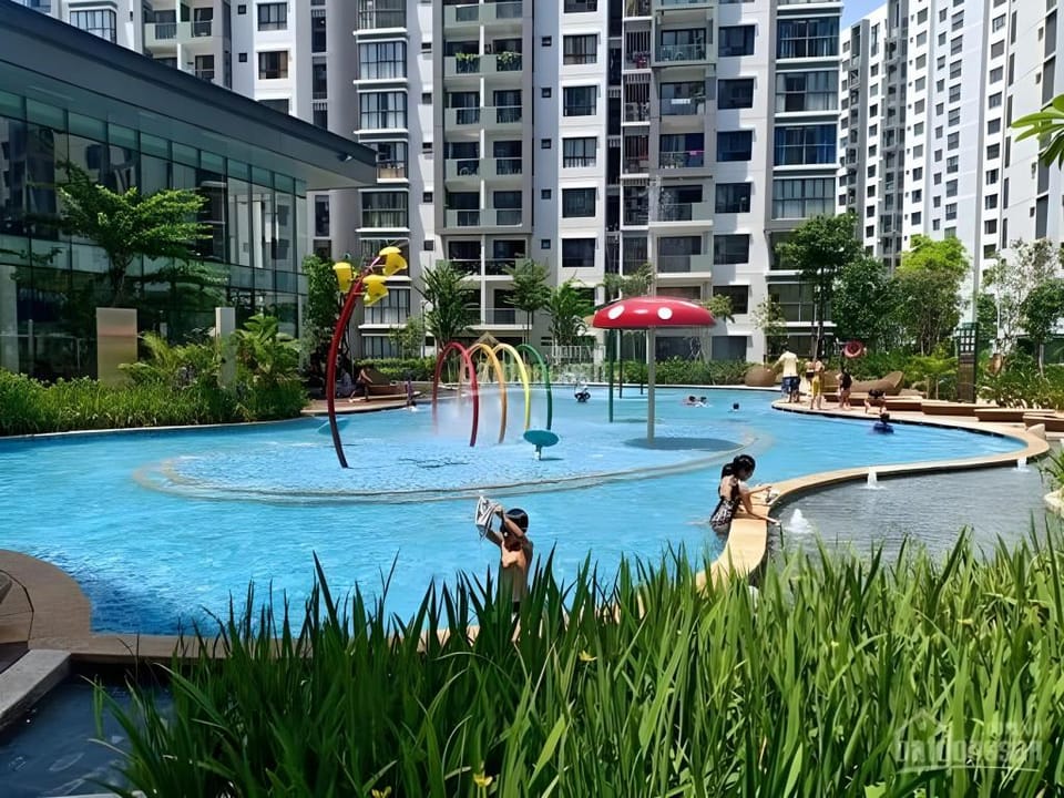 Lux Home Apartment Near Airport 2BR+2WC *Free Pool Apartment in Ho Chi Minh City