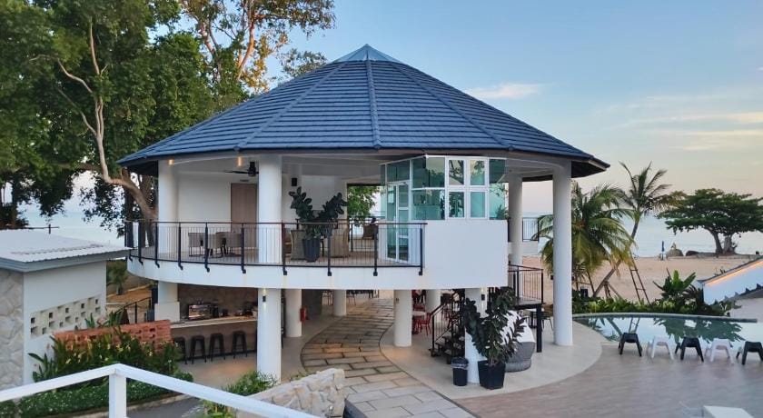 SOLESOR KAMPONG BEACH RESORT Hotel in Negeri Sembilan, Malaysia