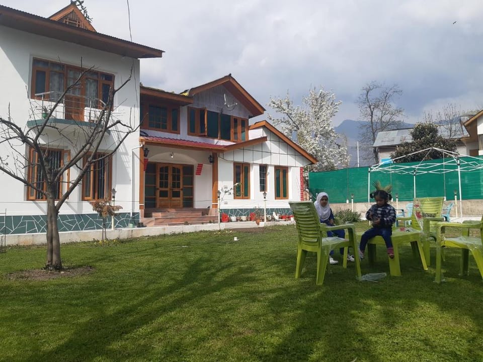 Rose Bowl Guest House/Home stay Vacation rental in India