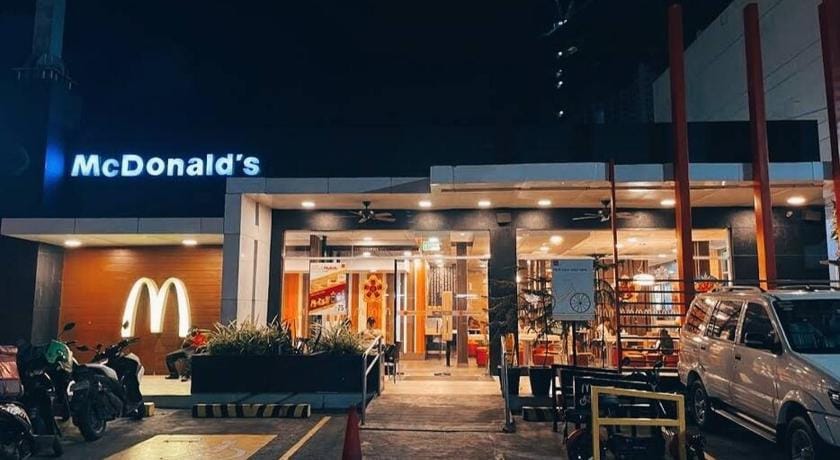 Home Away From Home: Vibrant & Urban Manila Haven Apartment in Mandaluyong
