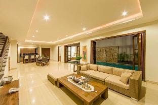 Luxury 3 BR Private Pool Villa #DN14 Villa in North Kuta