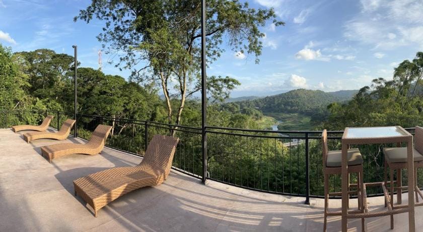 Indra Manel Family Holiday Resort Resort in Central Province