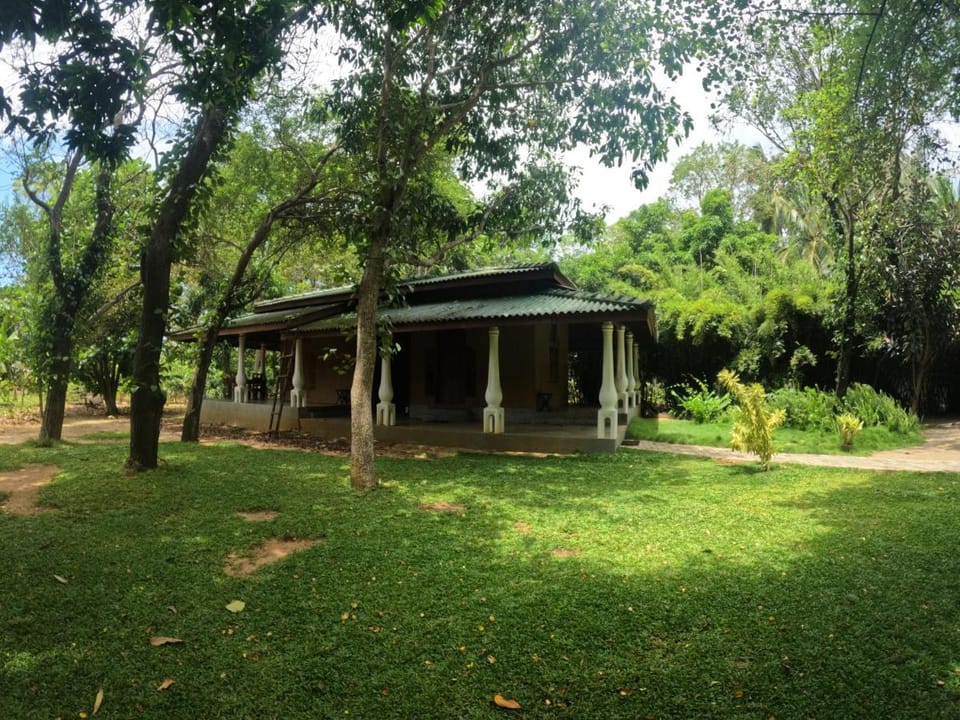 Kirindioya Village Safari Lodge Hotel in Southern Province